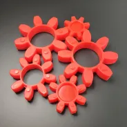 Pièces de moulage par injection