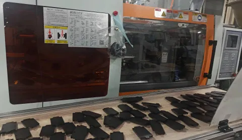 Thermoformage ou moulage par injection : choisir la bonne solution pour les projets plastiques personnalisés